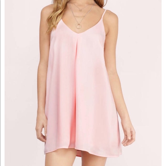 Tobi Dresses & Skirts - Tobi • light pink v-neck shift mini dress